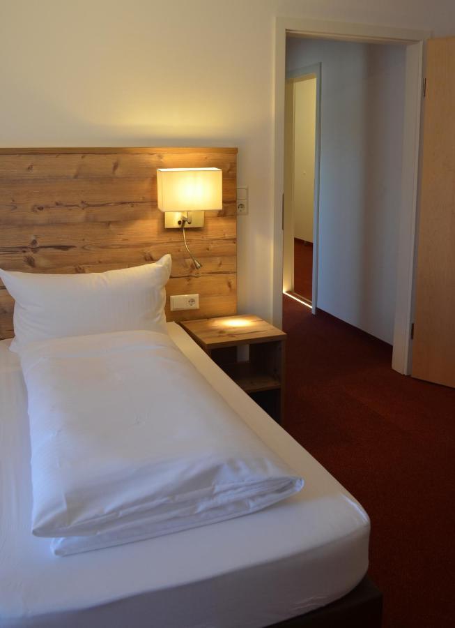 Hotel Zum Goldenen Mann Раштатт Экстерьер фото